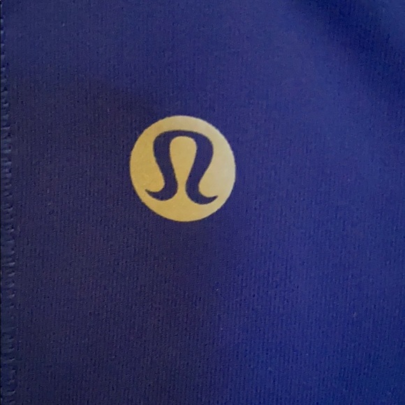 Lululemon crops like new! - Picture 3 of 3